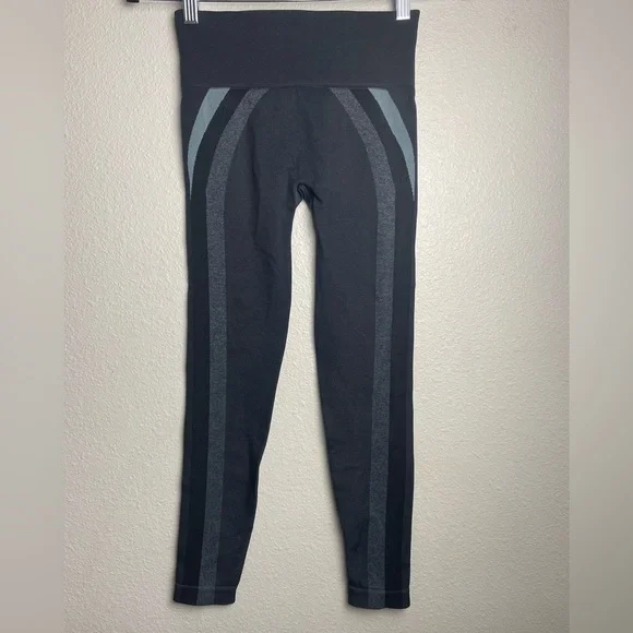Spanx Seamless Track Stripe Leggings in Graphite Dust - Size XS, New with tags - Picture 3 of 9